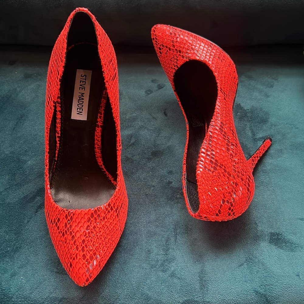 Steve Madden Snake Print Heels - Picture 2 of 7